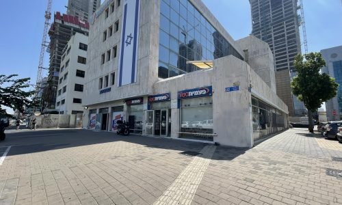 להשכרה חנות יגאל אלון 350 מ"ר